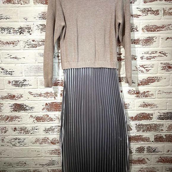Elegant Dress One Piece Sweater Top According Pleated Bottom Neutral Taupe S/M - Picture 9 of 11